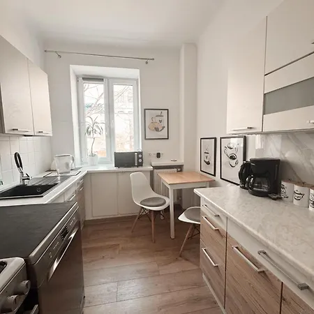 Komfortowy Mokotow Narbutta Metro Pole Mokotowskie 10 Min Od Centrum 바르샤바